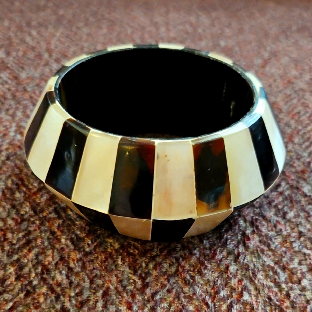Funky Striped Black and Cream Bangle Bracelet Mother of Pearl Vintage